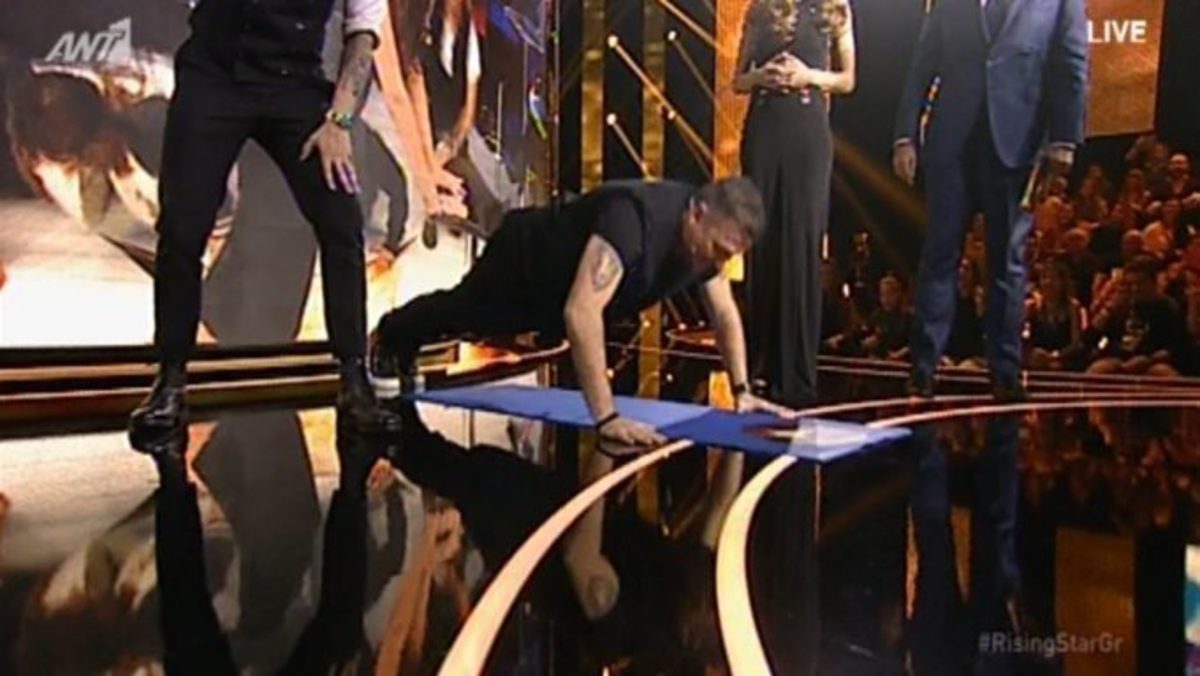 Rising Star: Έπεσε για κάμψεις ο Ρέμος στη σκηνή του show!