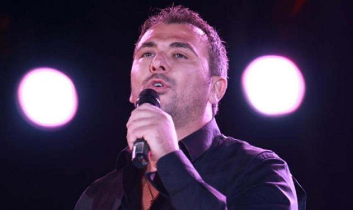 Αντώνης Ρέμος: Τα συγκινητικά λόγια στη σκηνή, όταν έμαθε ότι έρχεται στον κόσμο η κόρη του!