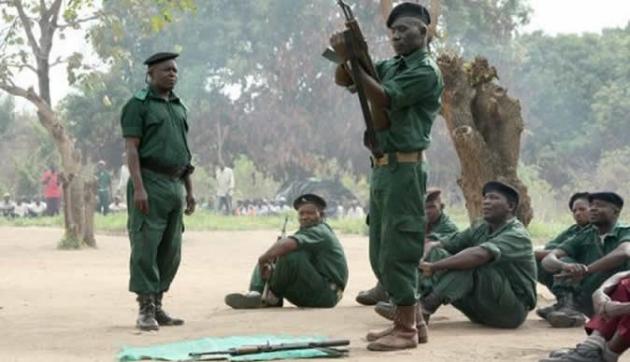 Η κατάληψη στρατιωτικής βάσης απειλεί την Μοζαμβίκη με εμφύλιο