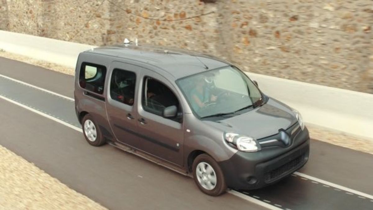 Renault: Φόρτιση ηλεκτρικού αυτοκινήτου εν κινήσει