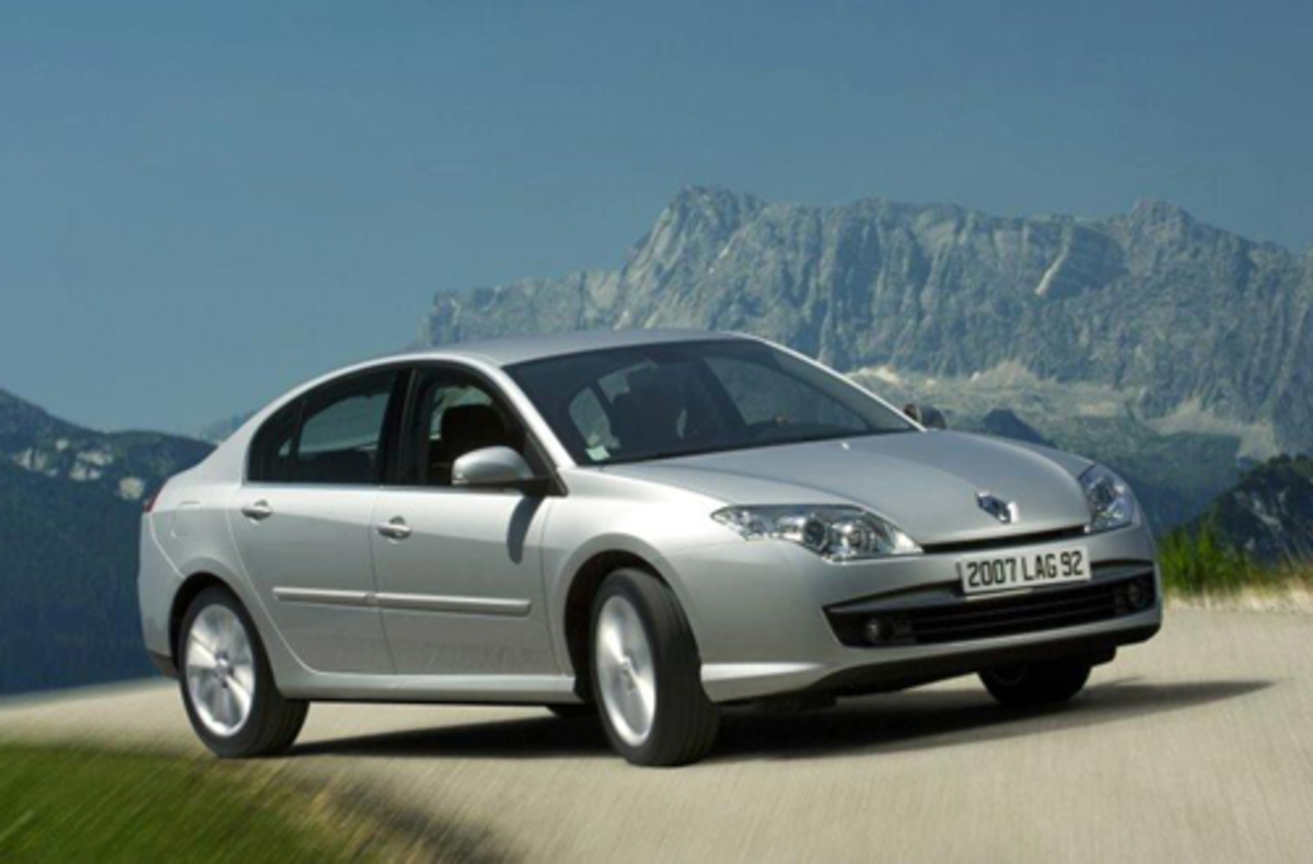 Ανακαλούνται 360 Renault Laguna