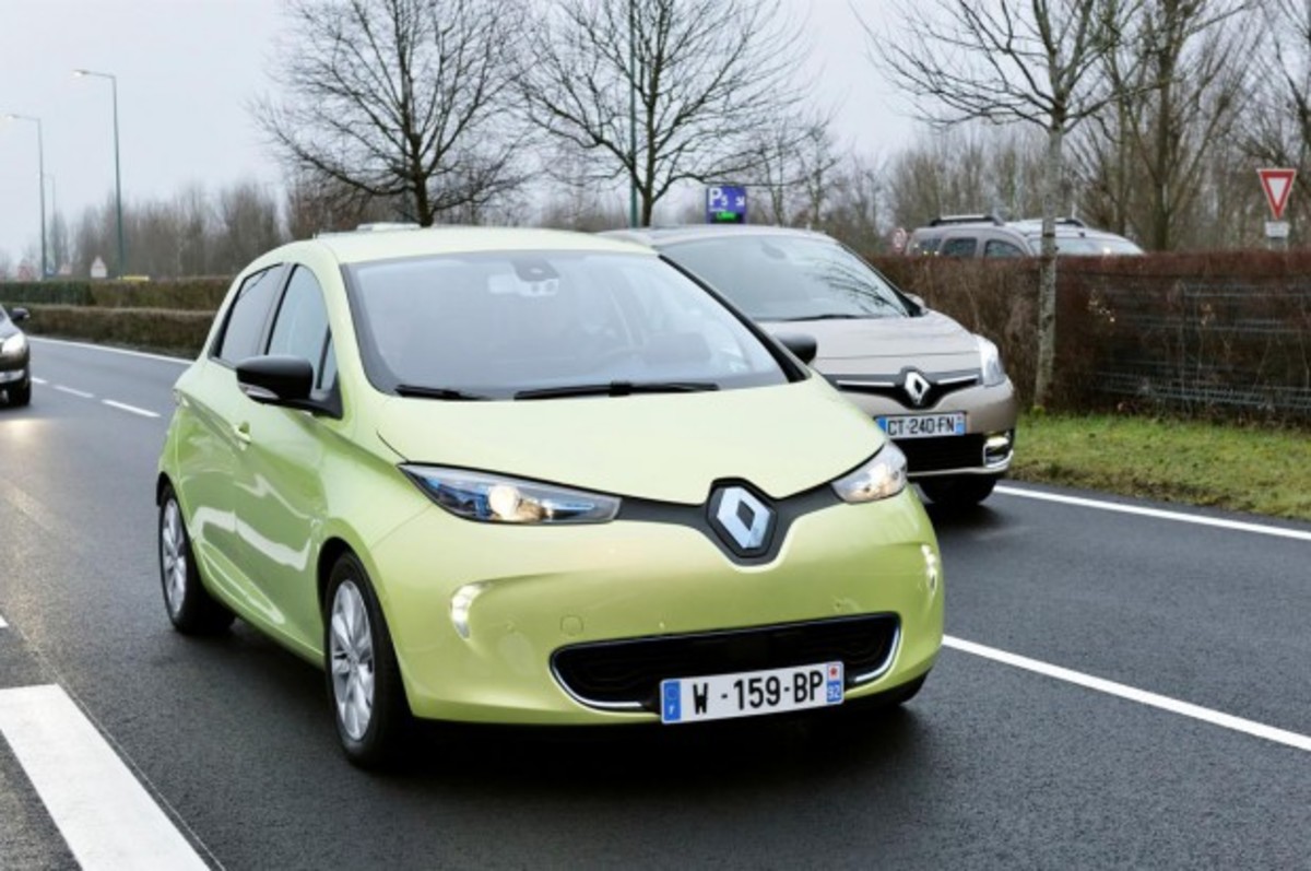 Renault Next Two: Ένα ηλεκτρικό αυτοκίνητο που πάει μόνο του! (VIDEO)