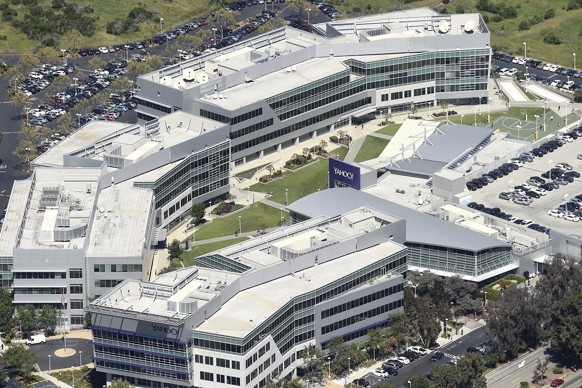 WSJ: Η Daily Mail θέλει να εξαγοράσει τη Yahoo!