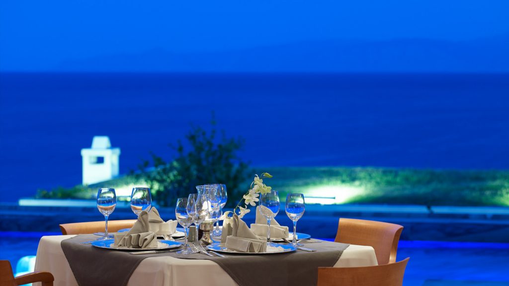 Δεν φαντάζεστε ποια έκανε λογαριασμό 16.000 ευρώ σε εστιατόριο στην Ελούντα!