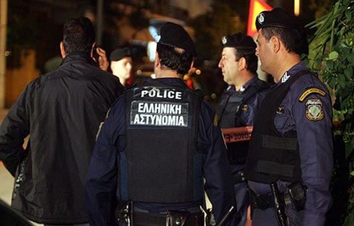 Διαρρήκτες έκλεψαν λεφτά και αυτοκίνητο