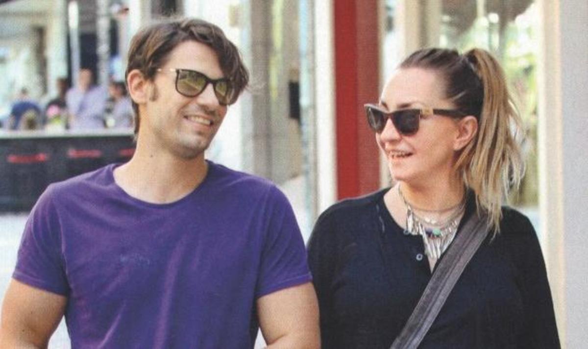 Ρούλα Ρέβη: Βόλτα με τον Αποστόλη Τότσικα στον 4ο μήνα της εγκυμοσύνης της!