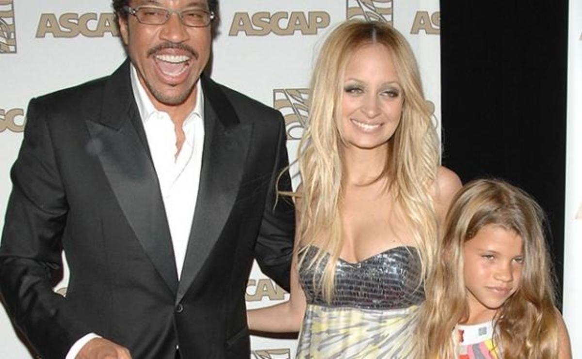 Δείτε την κούκλα αδελφή της Nicole Richie σήμερα!