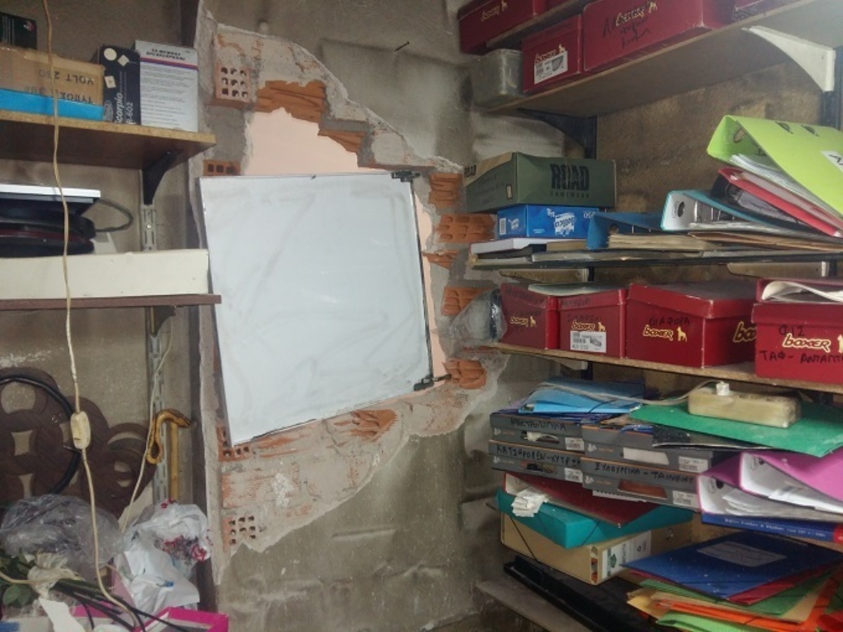 “Ριφιφί” σε κεντρικό κοσμηματοπωλείο του Αγρινίου – ΦΩΤΟ