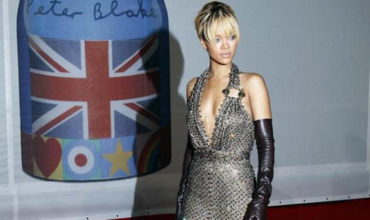 Δες την Rihanna χωρίς ίχνος μακιγιάζ! Φωτογραφίες και video