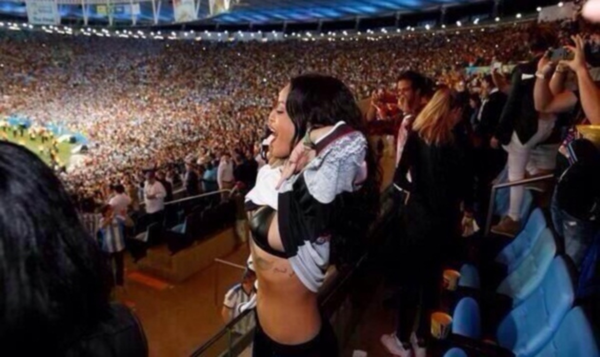 Οι έξαλλοι πανηγυρισμοί της Rihanna για τη νίκη της Γερμανίας στο Μουντιάλ! Φωτογραφίες