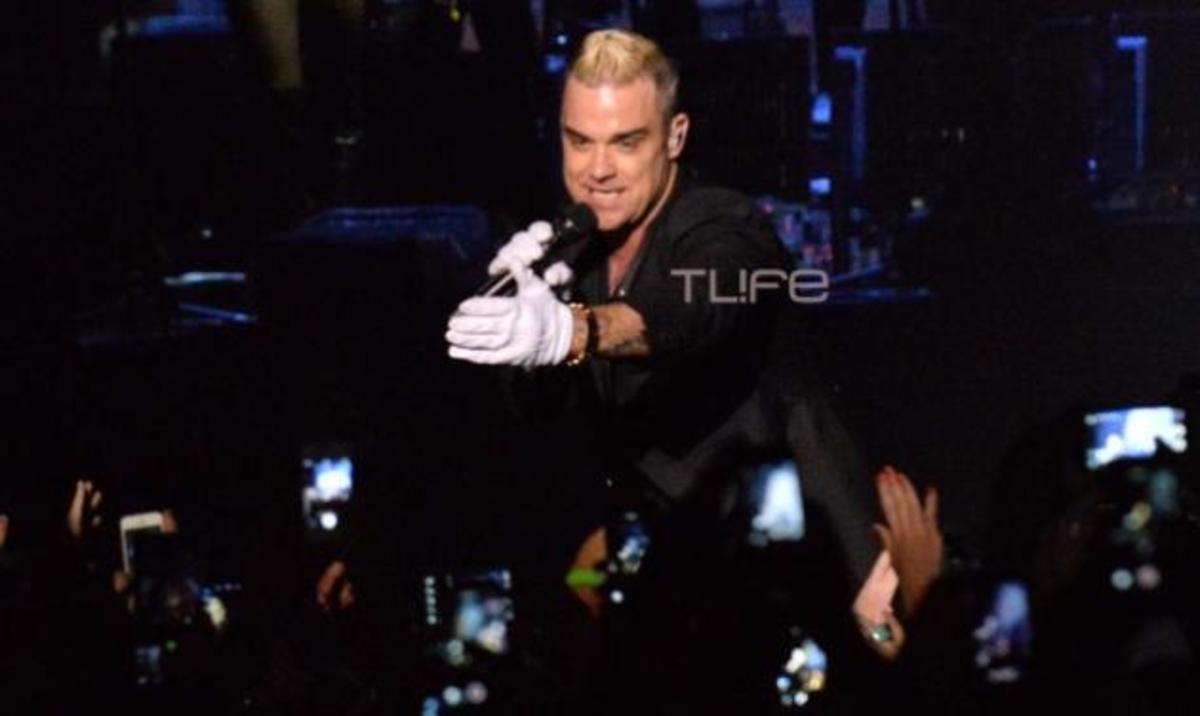 H εξομολογητική διάθεση του Robbie Williams στη σκηνή και πλούσιο φωτογραφικό υλικό!