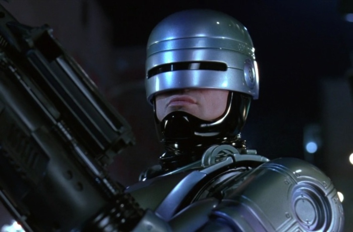 Πώς είναι σήμερα ο RoboCop; 25 χρόνια μετά την ταινία…