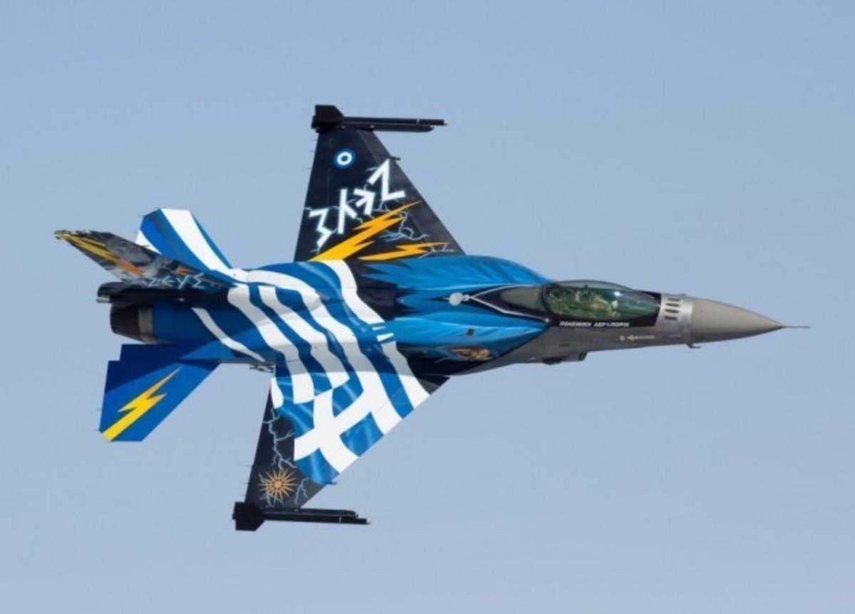 Ρόδος: Eντυπωσιακή επίδειξη απο ομάδα ΖΕΥΣ με αεροσκάφος F-16