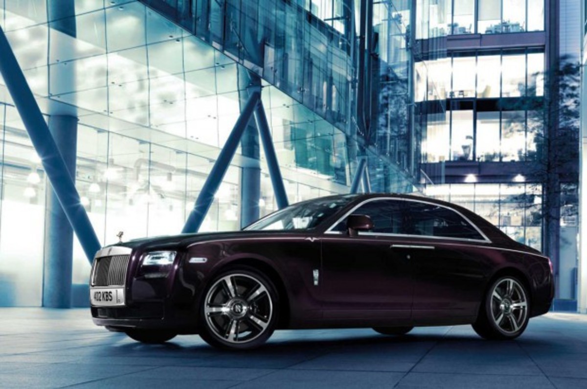 Rolls-Royce: Ωδή στην πολυτέλεια με τη νέα έκδοση της Ghost