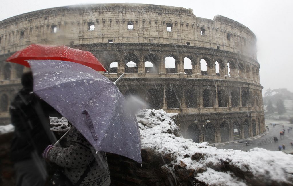 Ξέσπασε “πόλεμος” στη Ρώμη λόγω του χιονιού