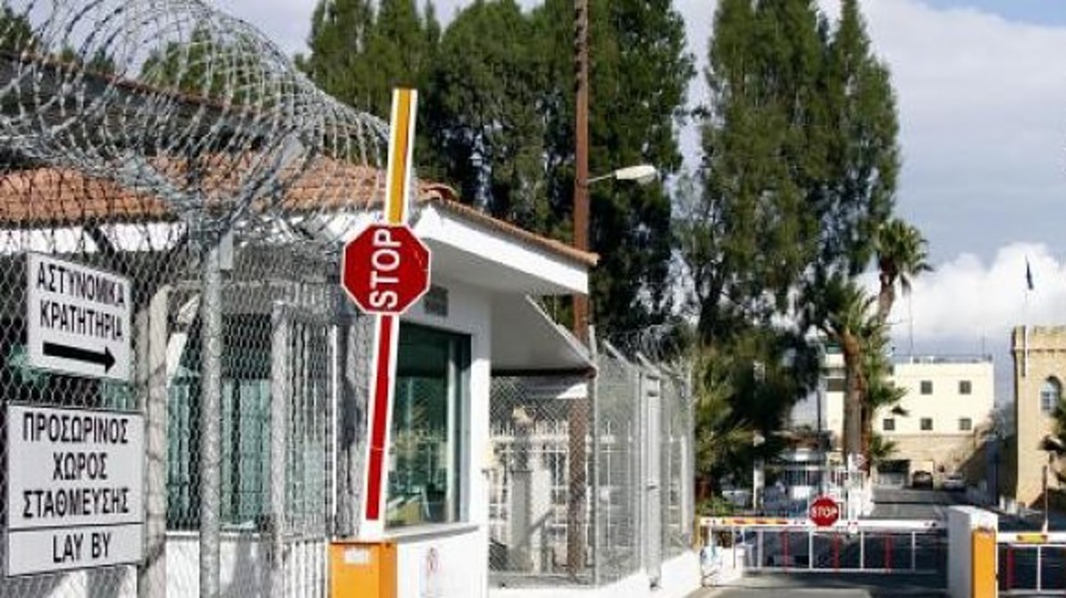 Κύπρος: Ήταν κατηγορούμενος για βιασμό αλλά αποφυλακίστηκε και απελάθηκε δύο μήνες πριν την εκδίκαση της υπόθεσης!