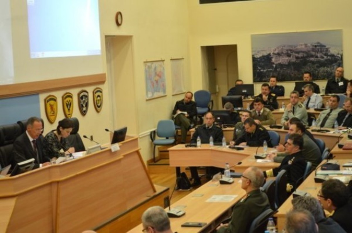 Ο Ρώσος πρέσβης συναντήθηκε με Έλληνες στρατιωτικούς – Τι τους είπε;