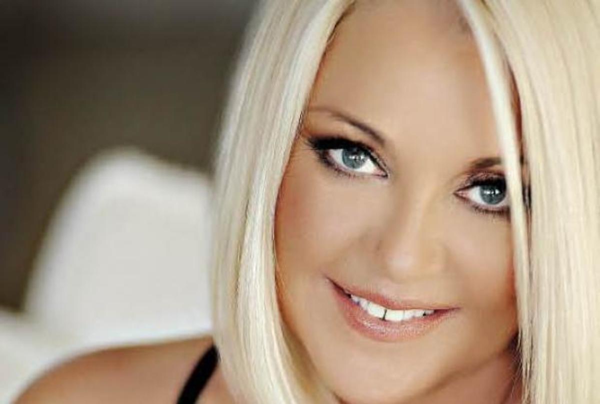 Δείτε τον αδελφό της Ρούλας Κορομηλά!