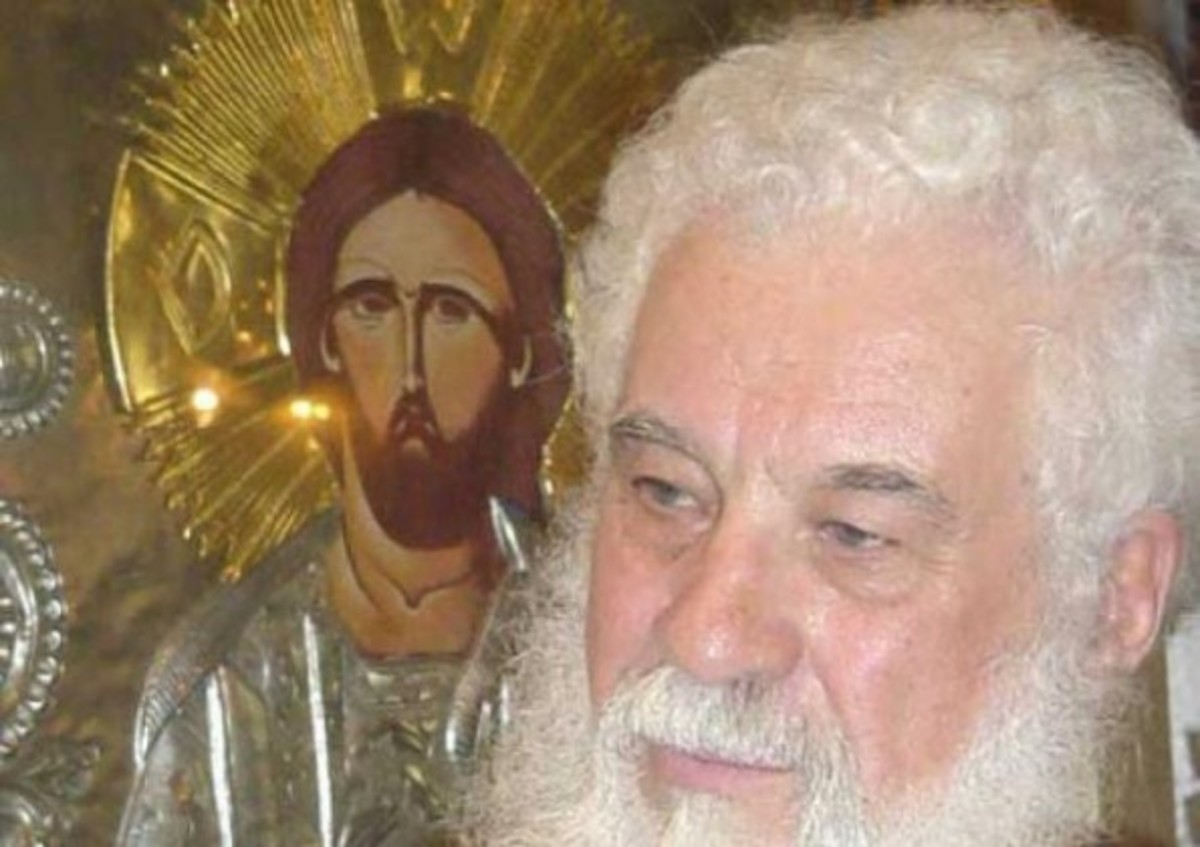 Έβγαλαν κληρικό άφθαρτο από τον τάφο του – Μιλούν για Άγιο (VIDEO)