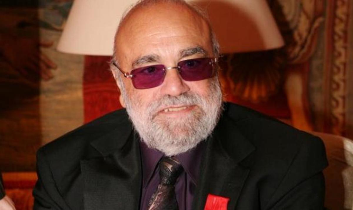 Ντέμης Ρούσσος: Πωλείται για 2.000.000 ευρώ η βίλα του στη Βούλα!