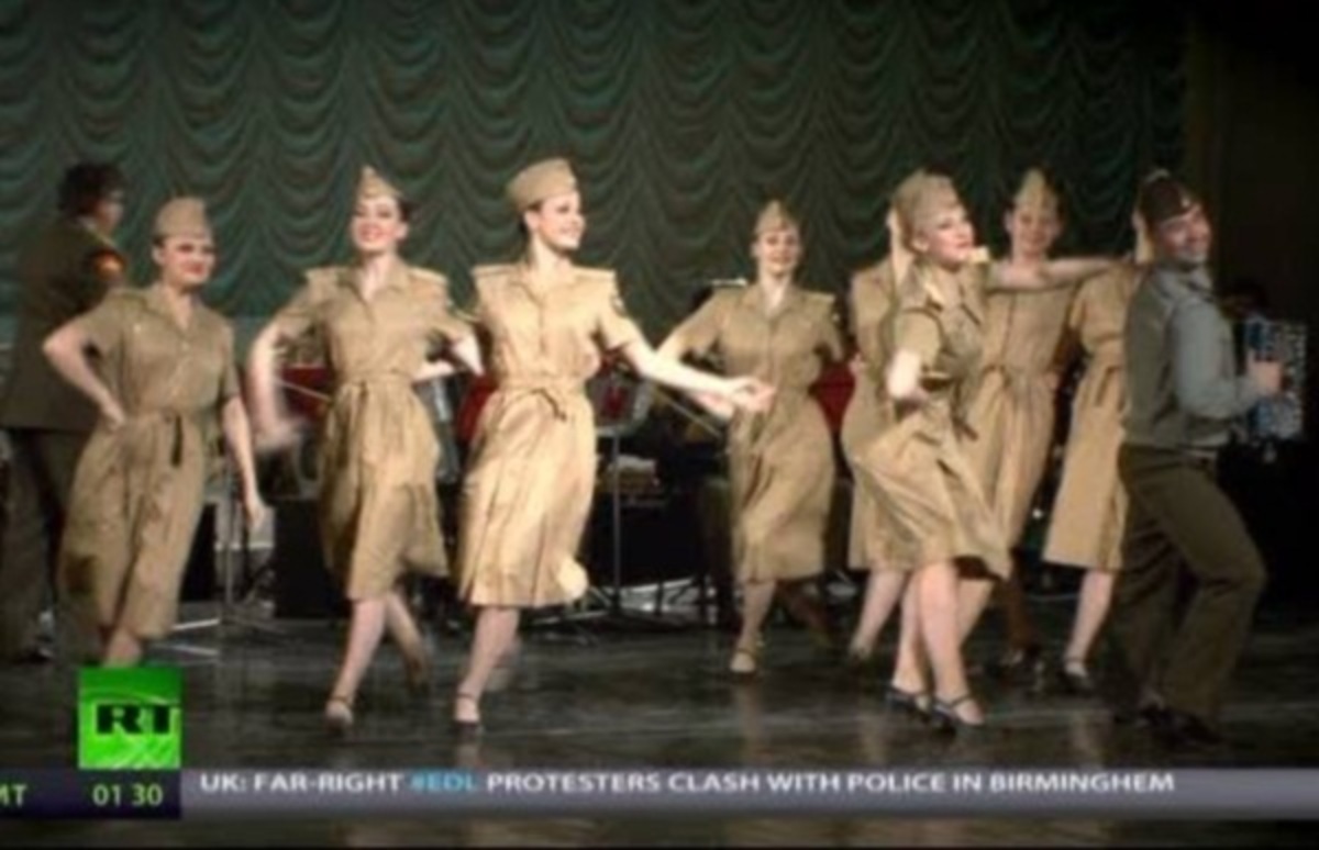 ΒΙΝΤΕΟ: Όταν ο “Κόκκινος Στρατός” πολεμά με φωνή και χορό