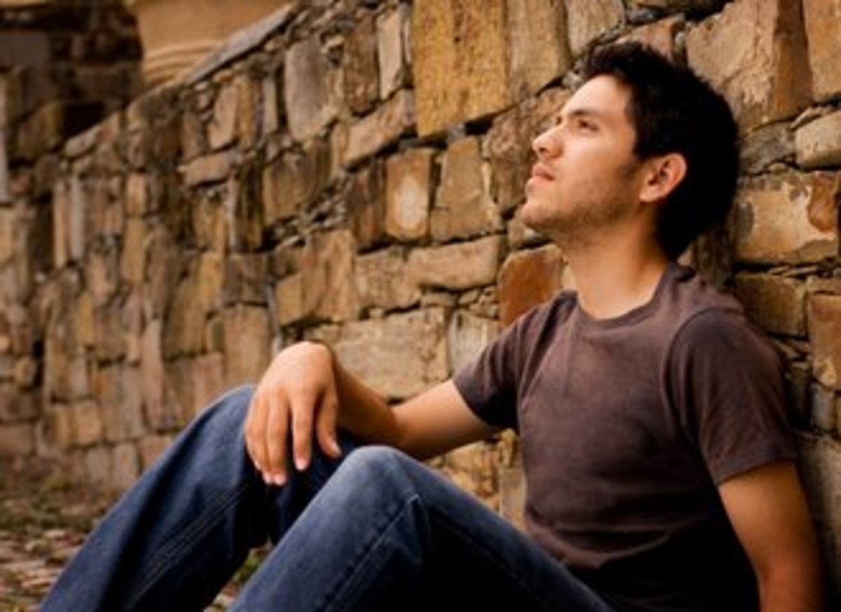 Μελαγχολικούς άνδρες θέλουν οι γυναίκες, χαμογελαστές τις θέλουν οι άνδρες