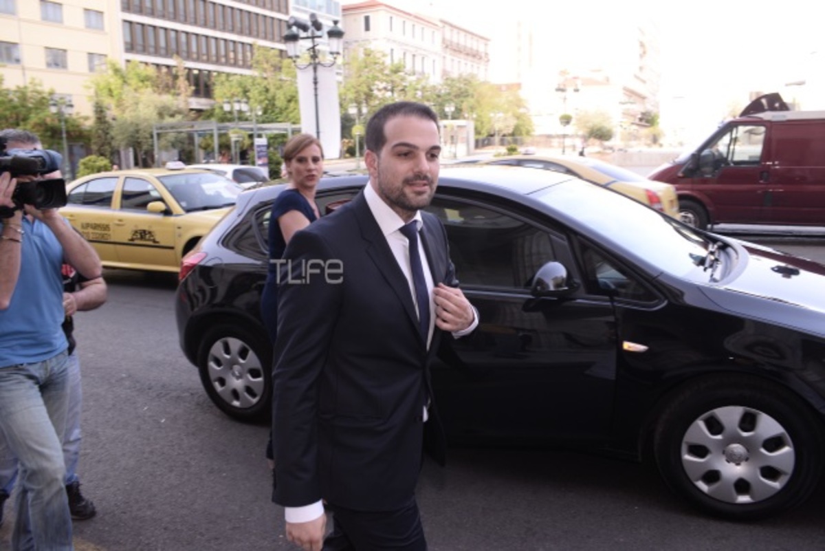 Το ζεϊμπέκικο του Σακελλαρίδη στο γαμήλιο γλέντι! Βίντεο