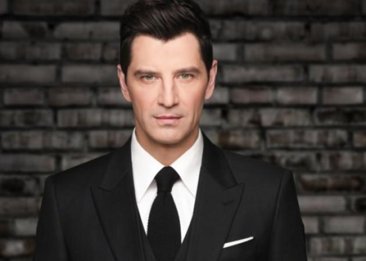 Σάκης Ρουβάς: Η απαίτηση του κορυφαίου σταρ για το live του στη Μύκονο