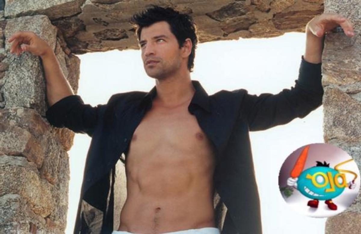 Ο Σάκης στην καρέκλα του Θέμου!