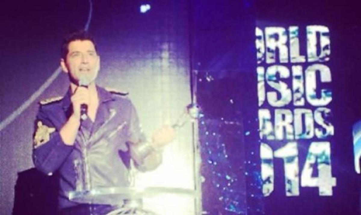 Σάκης Ρουβάς: Κέρδισε βραβείο στα World Music Awards!