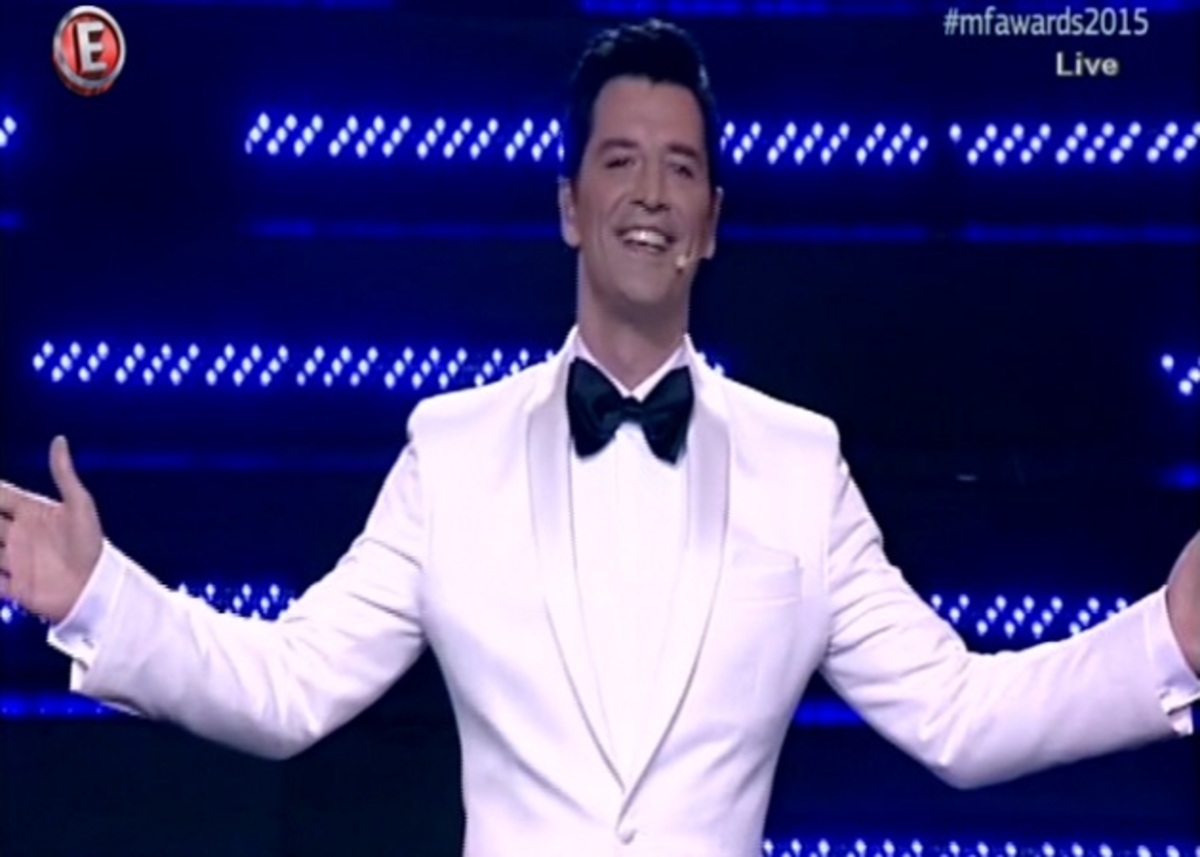 Η εντυπωσιακή έναρξη των βραβείων Madame Figaro με οικοδεσπότη τον Σάκη Ρουβά! Βίντεο