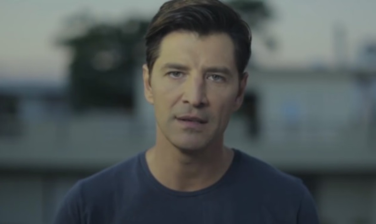 Το οργισμένο μήνυμα του Σάκη Ρουβά για το δημοψήφισμα! Βίντεο