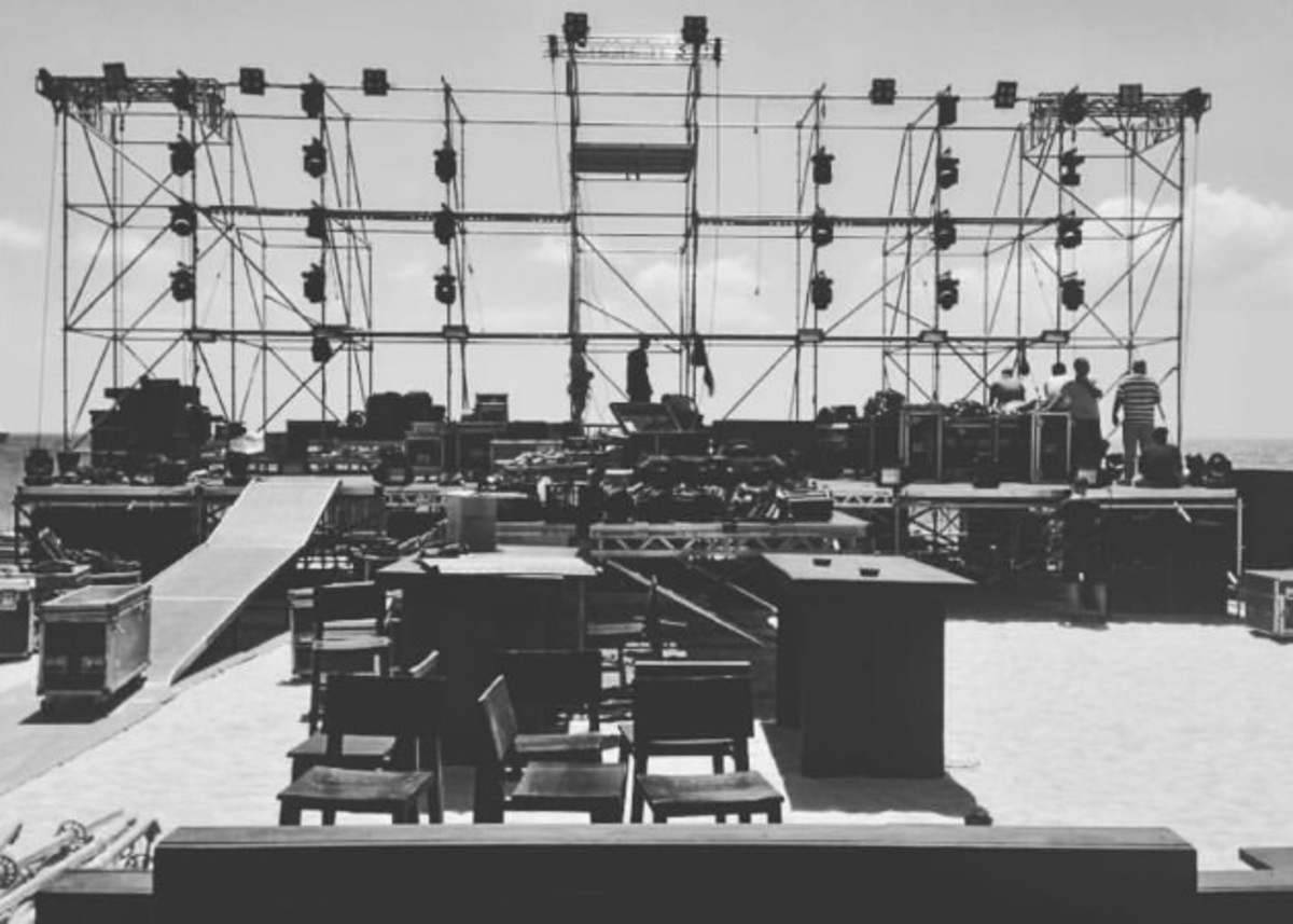 Ο Σάκης Ρουβάς έφτασε στη Μύκονο! ΦΩΤΟ