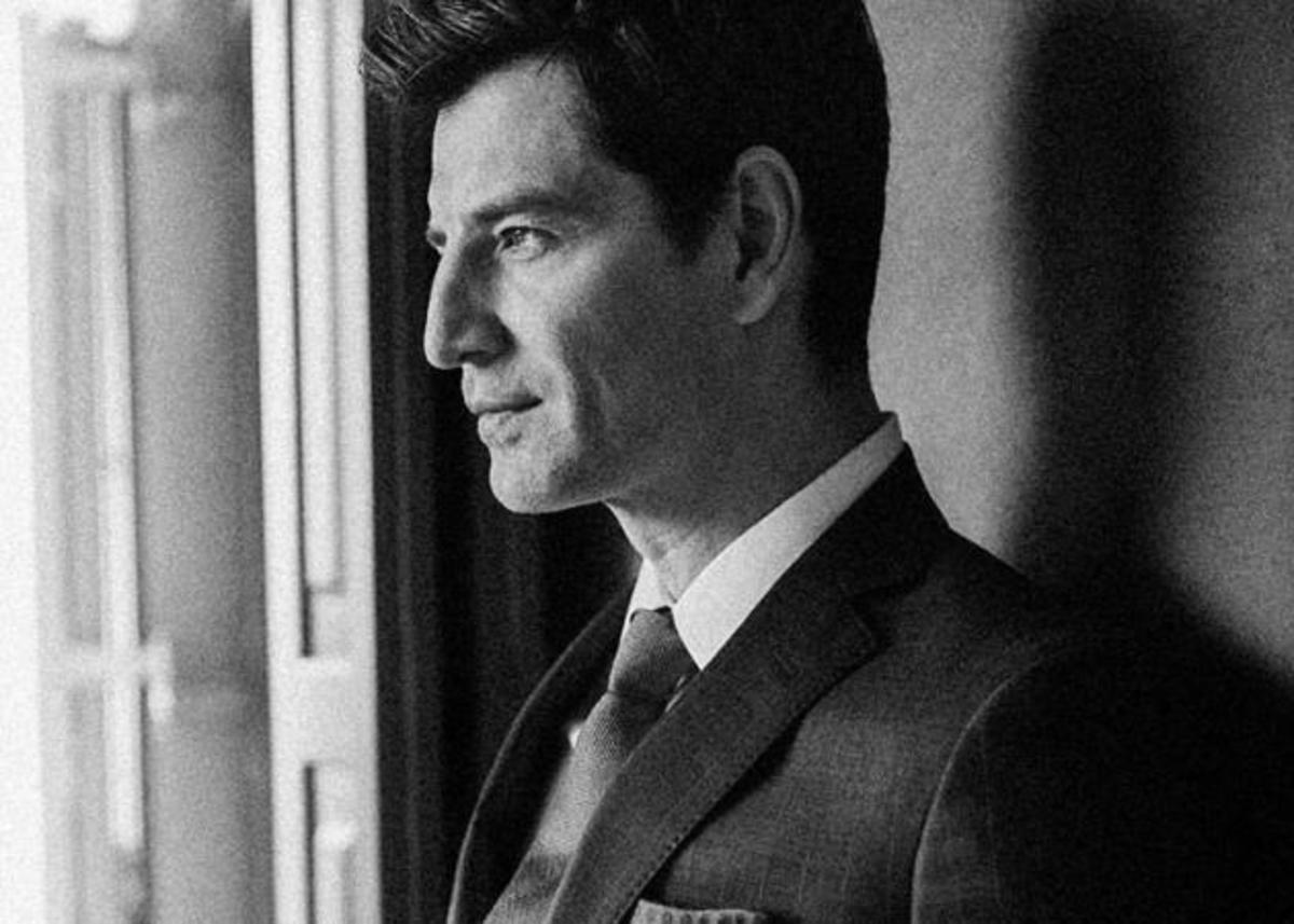 Σάκης Ρουβάς: Δείτε πώς κατάφερε και πάλι να τρελάνει τις θαυμάστριές του