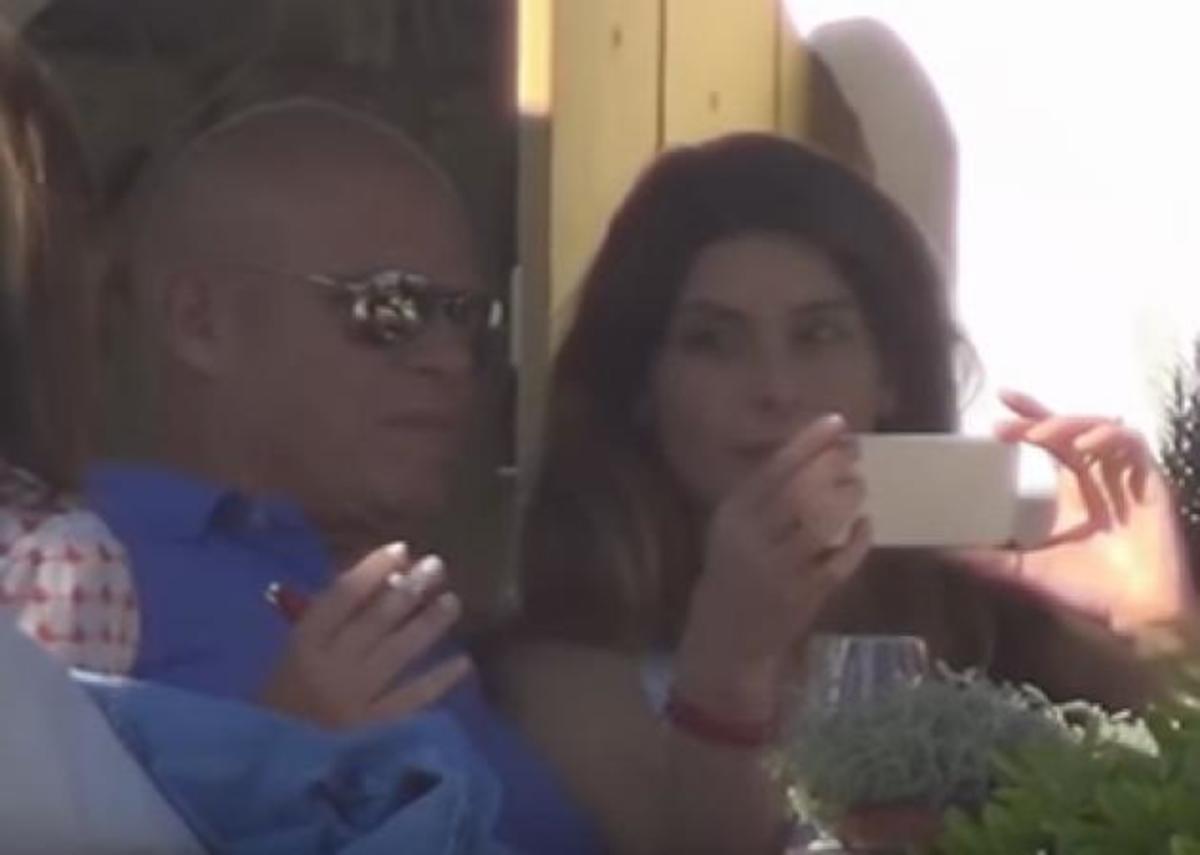 Τζώνη Καλημέρης – ΑνθήΣαλαγκούδη: Ερωτευμένοι στη Μύκονο! Βίντεο