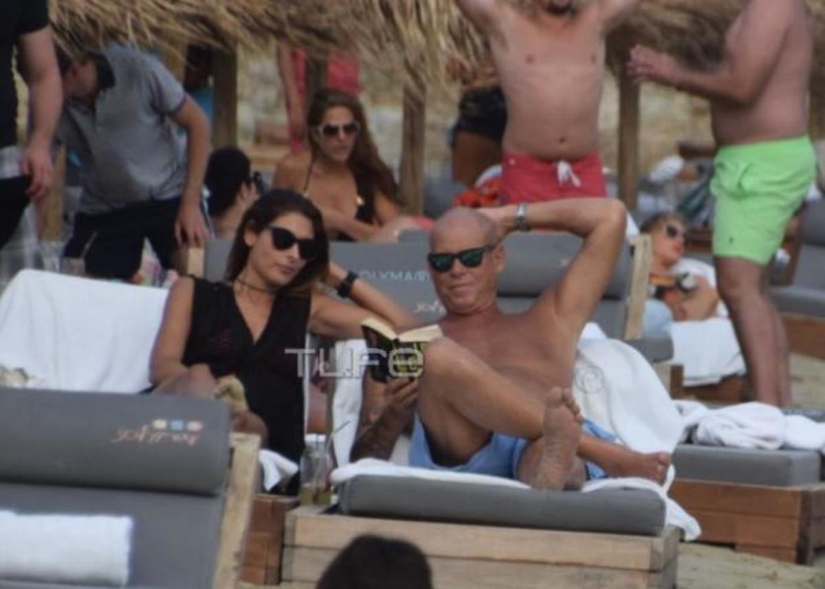 Τζώνη Καλημέρης – Ανθή Σαλαγκούδη: Full in love σε παραλία της Μυκόνου!