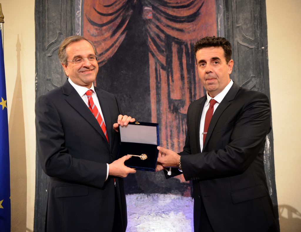 Στον Α. Σαμαρά το χρυσό κλειδί του Ναυπλίου (ΦΩΤΟ)