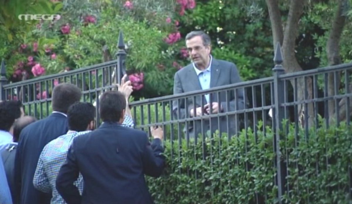 Ο πρωθυπουργός στα κάγκελα