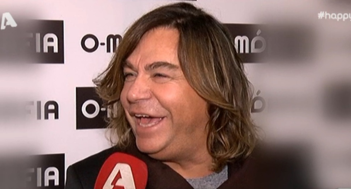 Δεν πάει ο νους σας τι έβγαλε μέσα από την τσάντα του ο Τρύφωνας Σαμαράς!