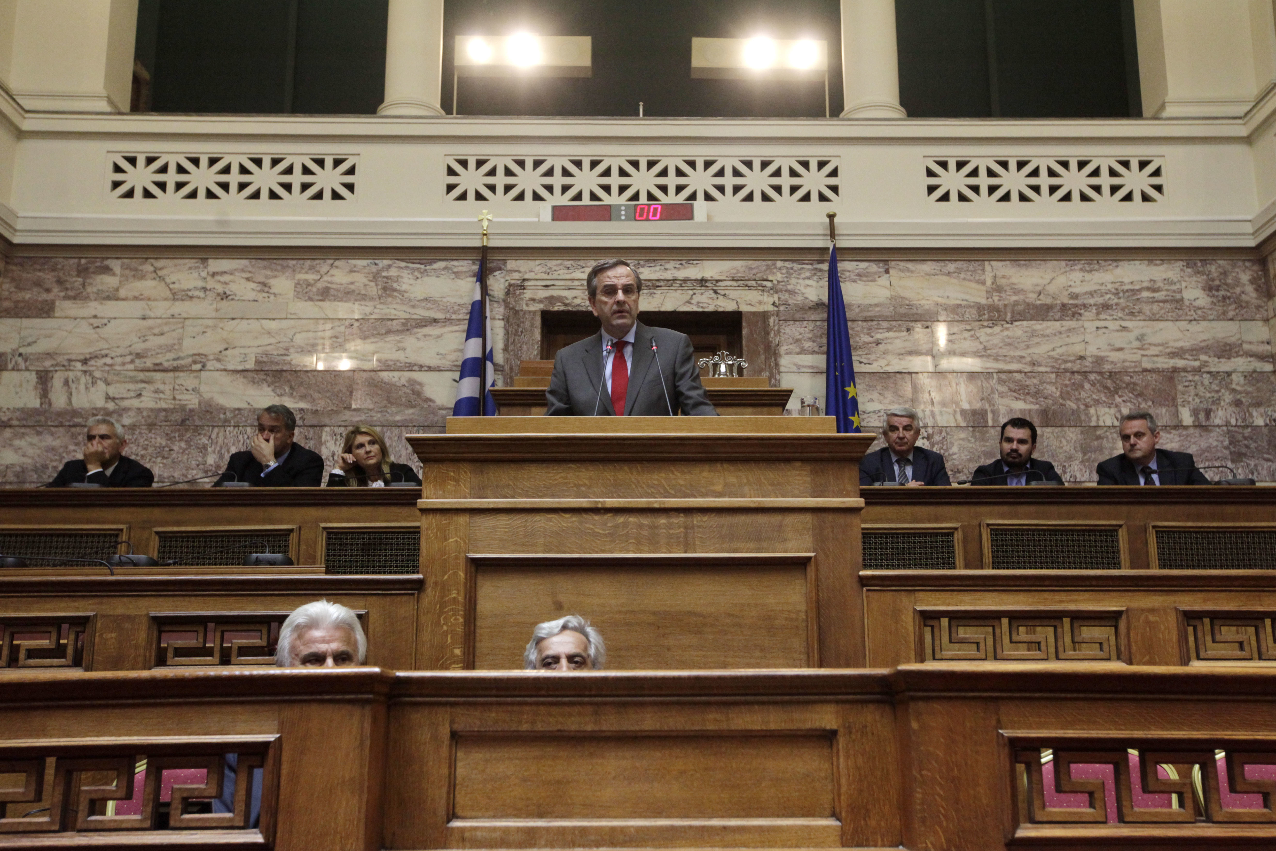 Μυρίζουν… εκλογές! – Παραιτήθηκαν τρεις γενικοί γραμματείς