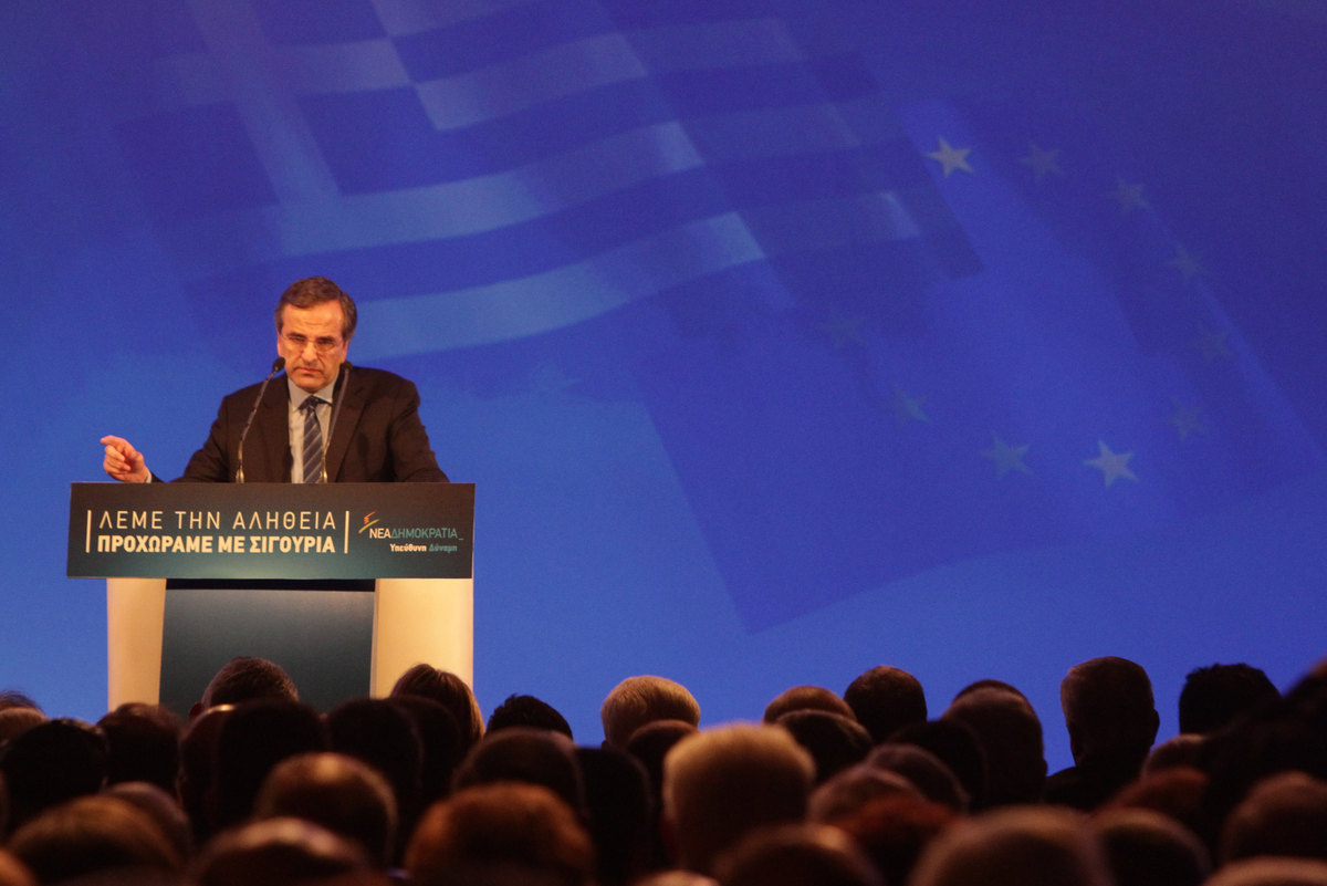 Απολύθηκε ο σκηνοθέτης των προεκλογικών ομιλιών του Σαμαρά!