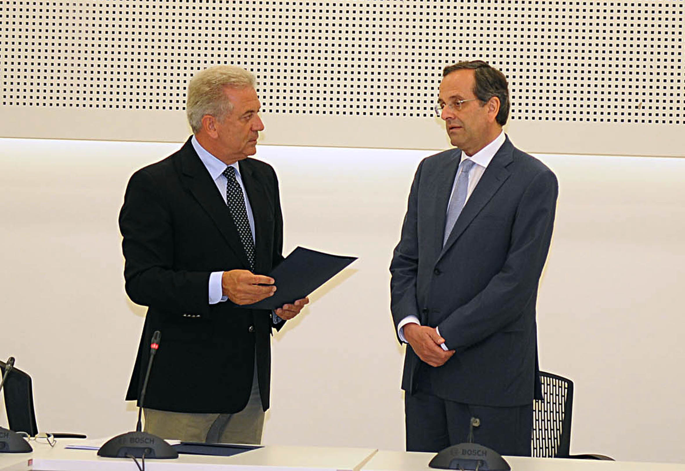 Σαμαράς: Συγκλονισμένος από το θάνατο του Τάσου Μητσόπουλου
