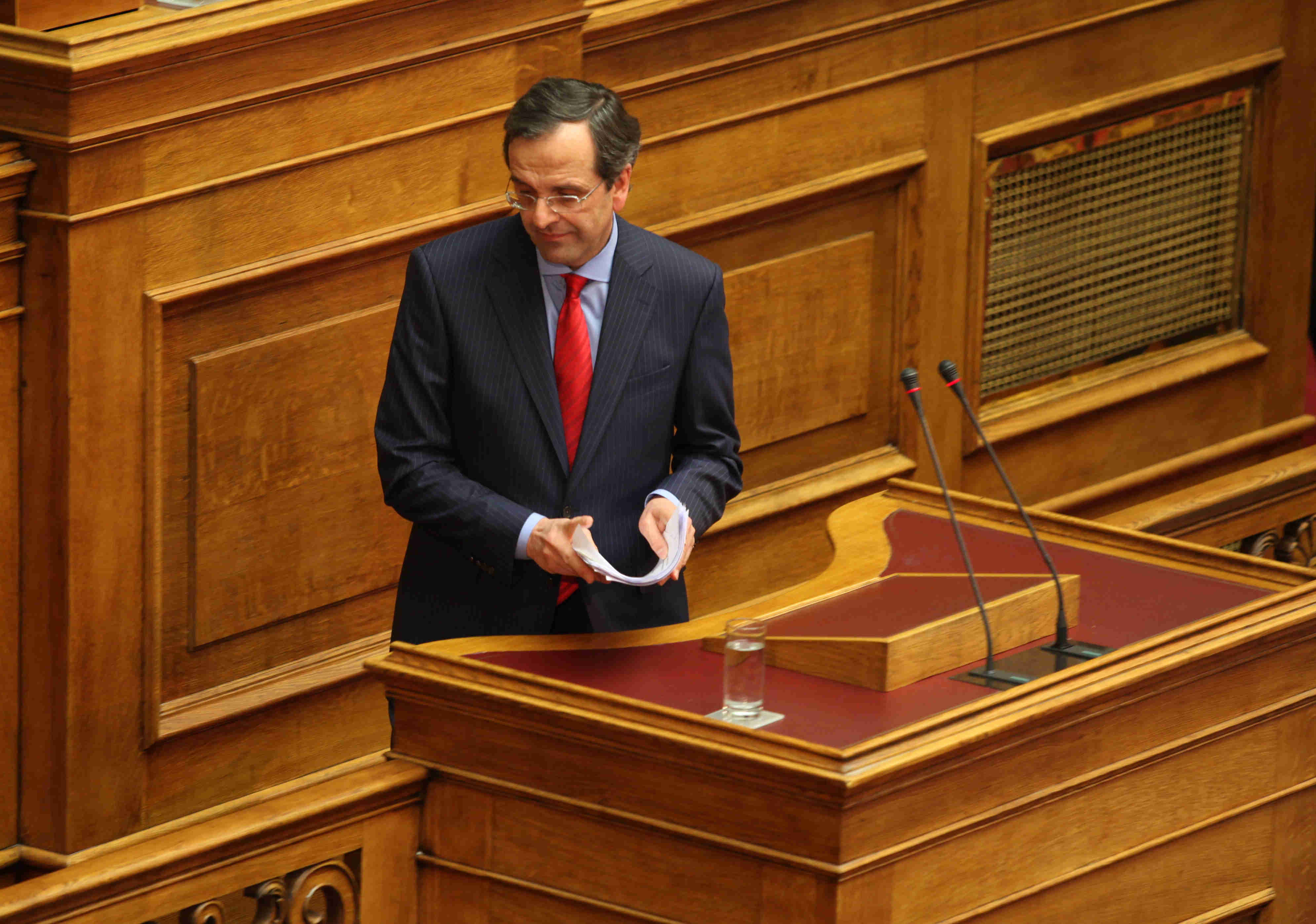 Σαμαράς: Υπόσχεται επιστροφή μισθών και συντάξεων όταν μειωθεί το έλλειμμα