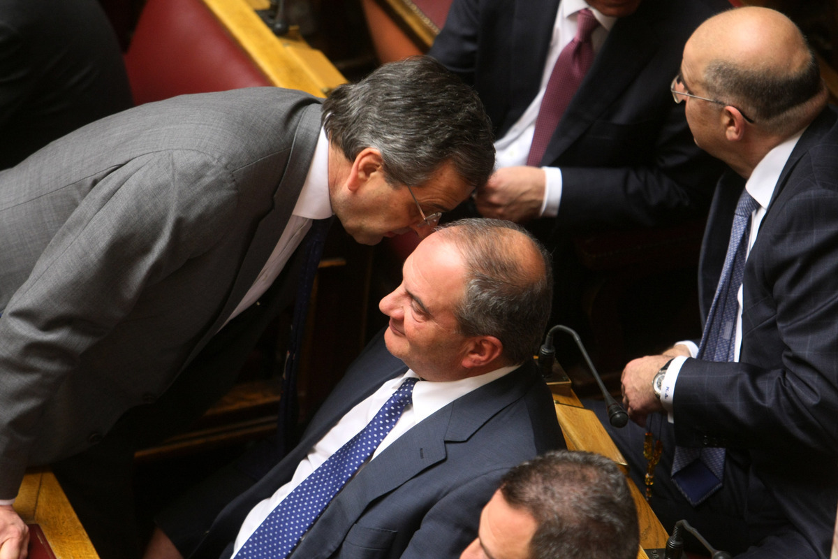 Η Ν.Δ. κατέθεσε εξεταστική για έρευνα από το 1981 – Υπογράφουν πρώτοι Σαμαράς-Καραμανλής