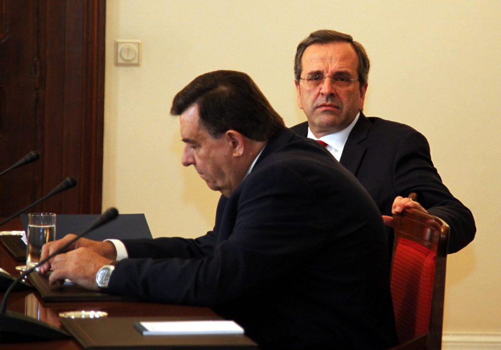 Καρατζαφέρης: Αρχολίπαρος ο Παπανδρέου, σπουδαρχίδης ο Σαμαράς *Δείτε τι εννοεί