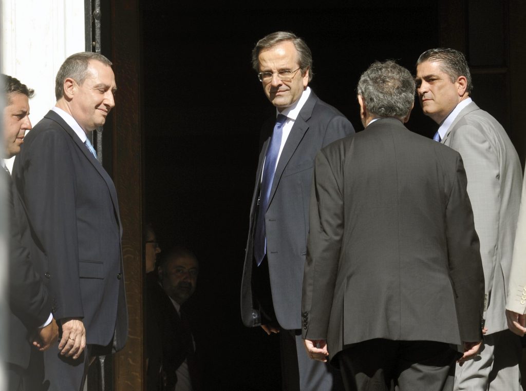 Παρέλαση υπουργών από το Μάξιμου ενόψει Μπαρόζο και τρόικας