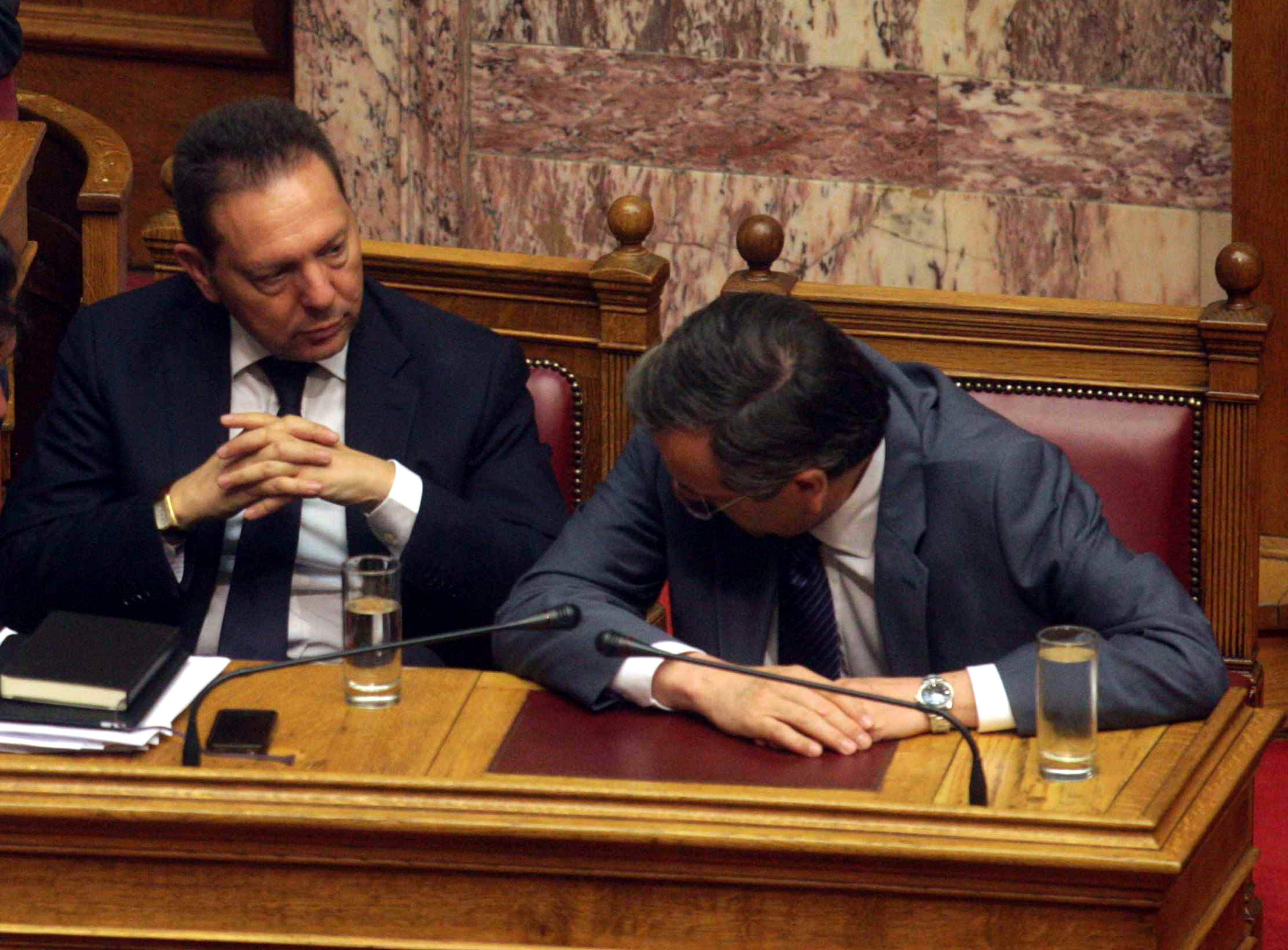 Σαμαράς σε Στουρνάρα: Μην ακούς μαλ…