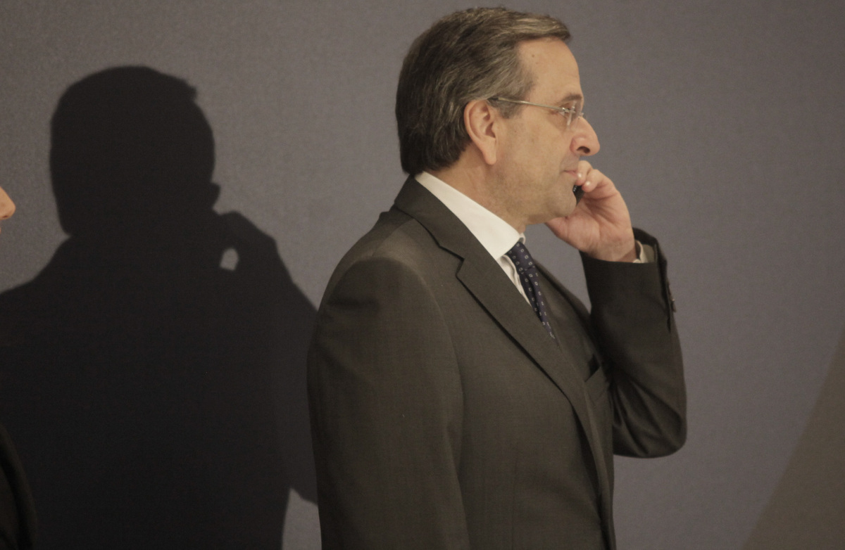 Οι περίεργοι ήχοι στο κινητό του Σαμαρά και οι υποψίες παρακολούθησης