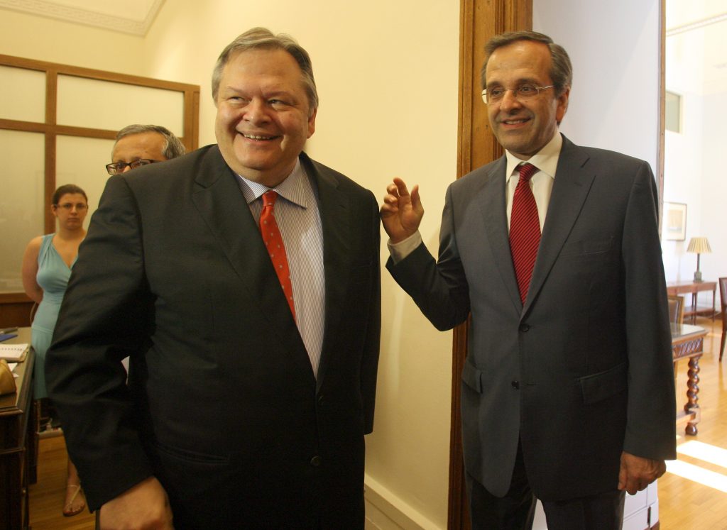 Μοίρασαν υποστράτηγους ΝΔ και ΠΑΣΟΚ στο οικονομικό