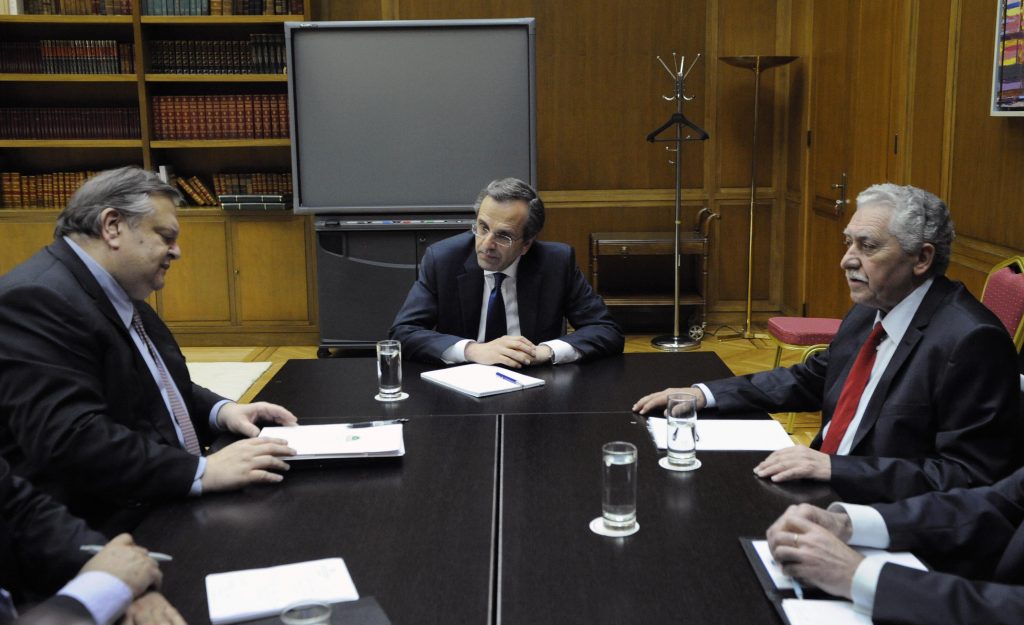 Σε εξέλιξη η συνάντηση των πολιτικών αρχηγών